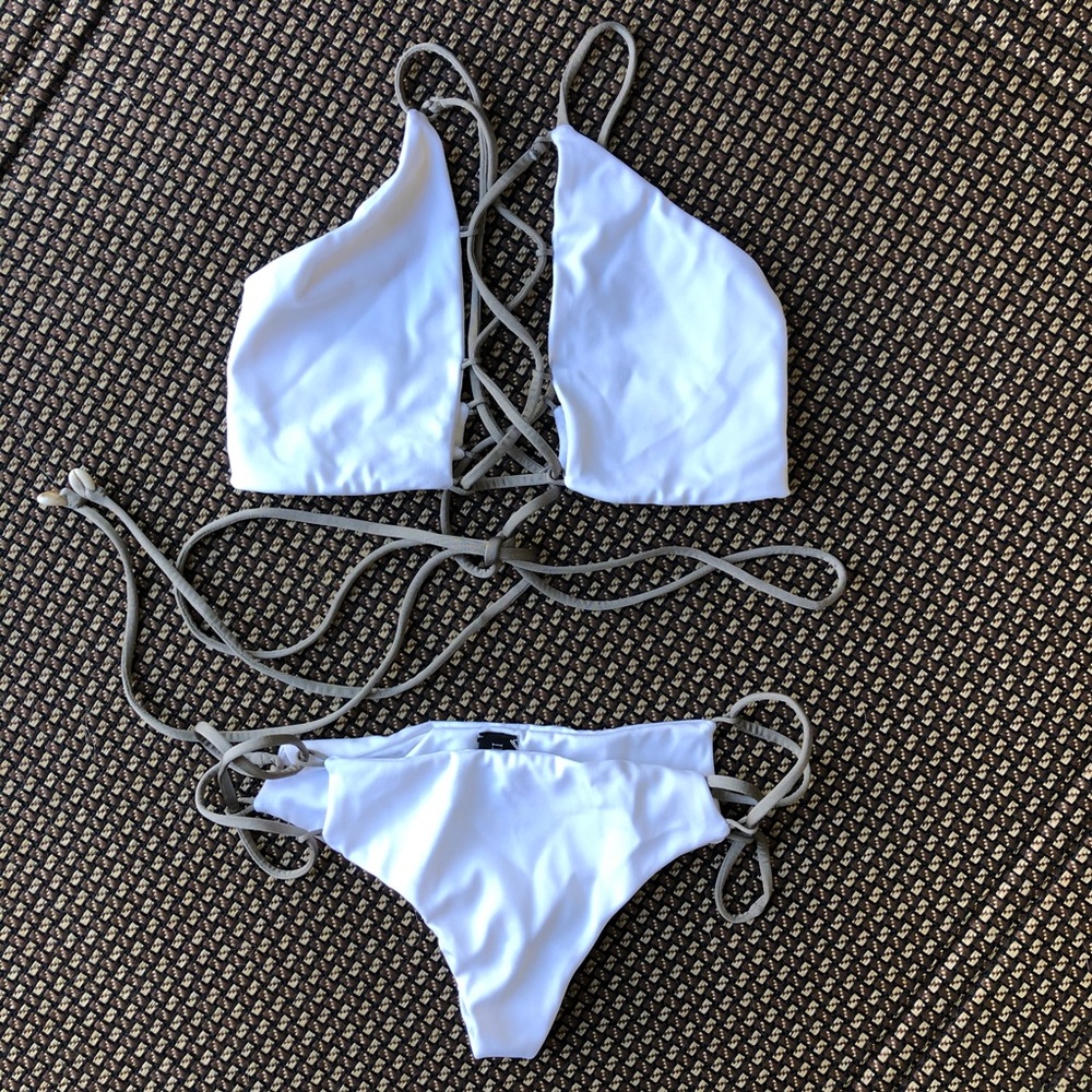 NEW Indah Hapa Lace Up Top & Sala Bottom in White